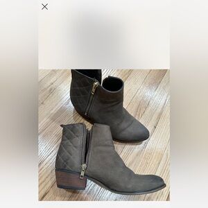 Steve Madden brown booties